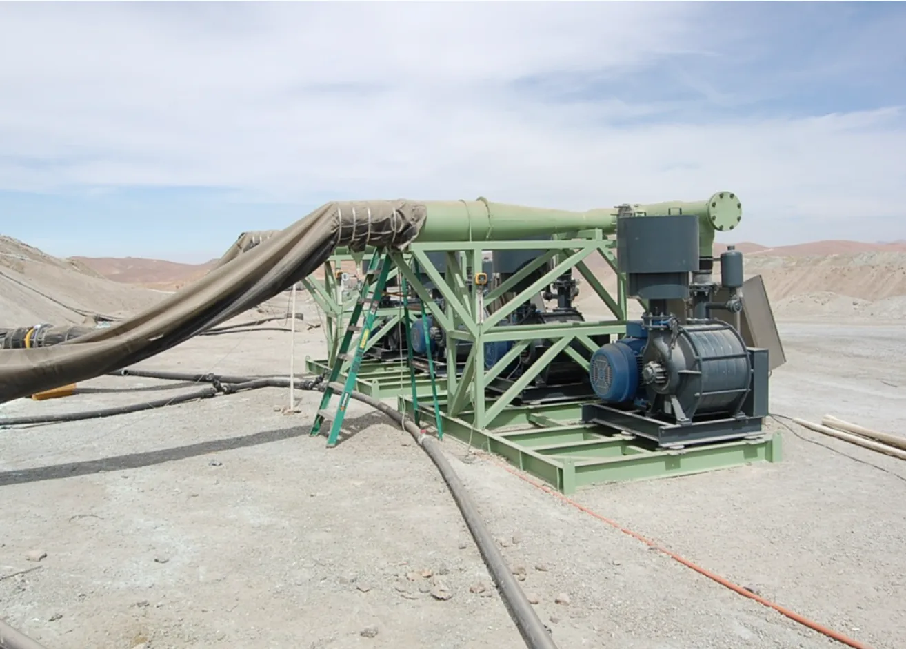Sistema de aireación para pilas de biolixiviación de minerales de baja ley